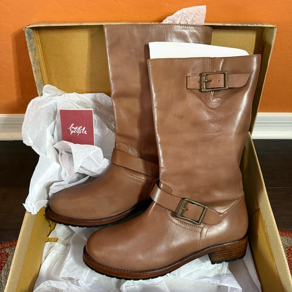Free People RIDE OR DIE ENGINEER BOOT Burnt Caramel Brown Women’s Size 10 NEW - Picture 2 of 11